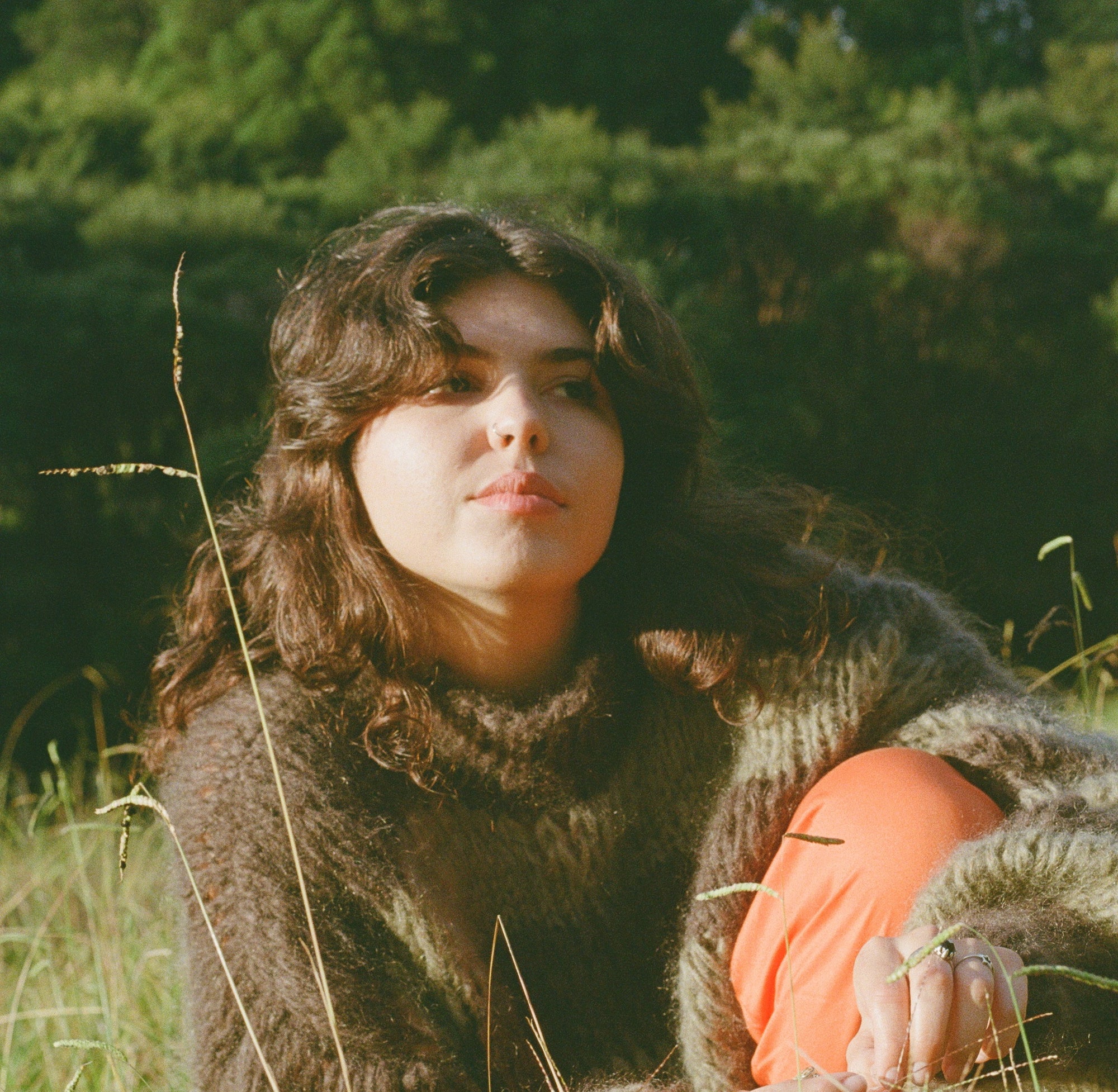 Lilly Carron shares her latest single ‘Hands’, produced by Balu Brigada and Tom Young